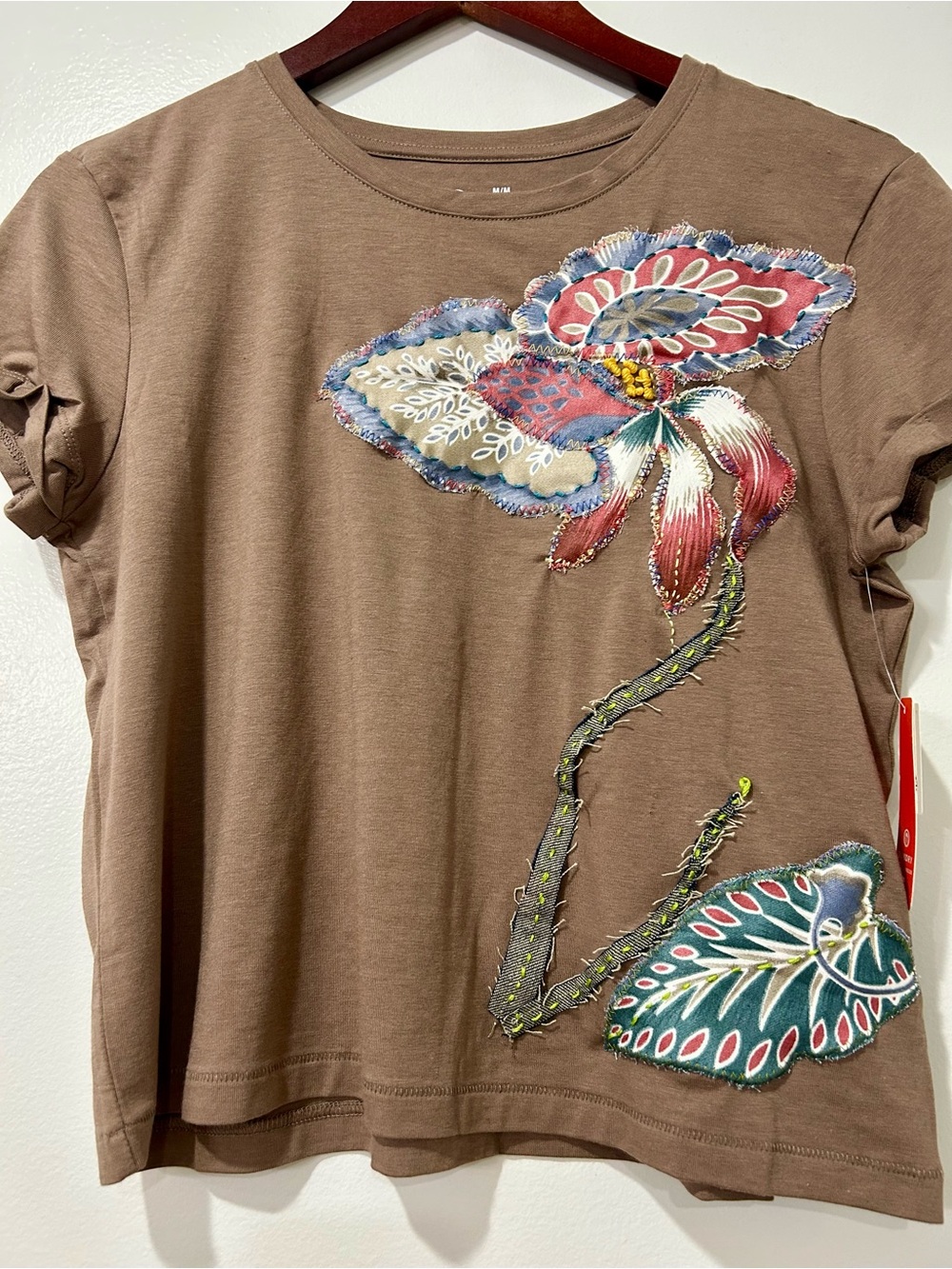 Brown Floral Appliqué Short-Sleeve Tee by